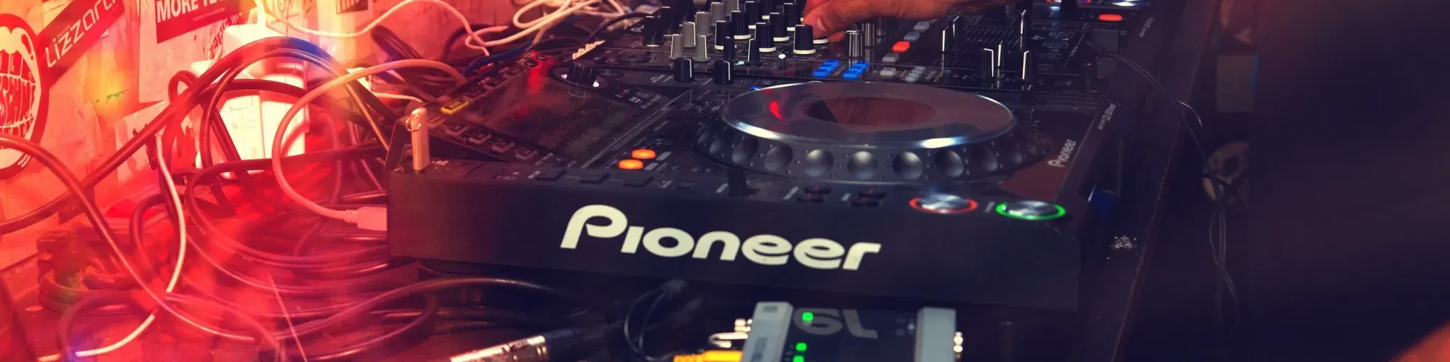 MEGAHITS IN THE MIX