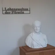 Fürstin Louise von Anhalt-Dessau (Wörlitz und Luisium Dessau; FrauenOrt Nr. 47)