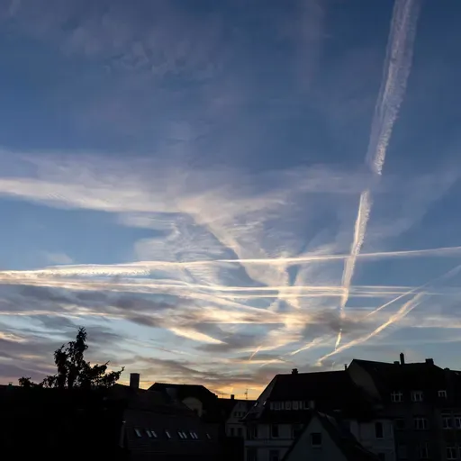 "Chemtrails": Versprühen Flugzeuge Aluminium, um eine weitere Klimaerwärmung zu verhindern?
