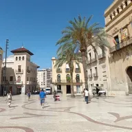 El Front Veïnal de Elche organiza una concentración por el precio de la vivienda