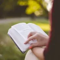 Bíblia, a Palavra de Deus semeada no meio do povo.