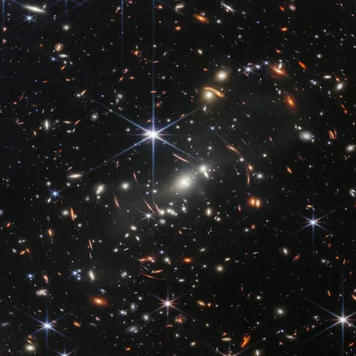Ciencia en La Brújula: El Telescopio Espacial James Webb presenta sus primeras imágenes
