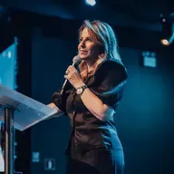 Libere espaço, ainda dá tempo! - Bispa Viviane Matos