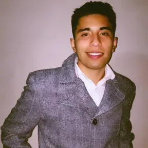 Adrián Arroyo presenta