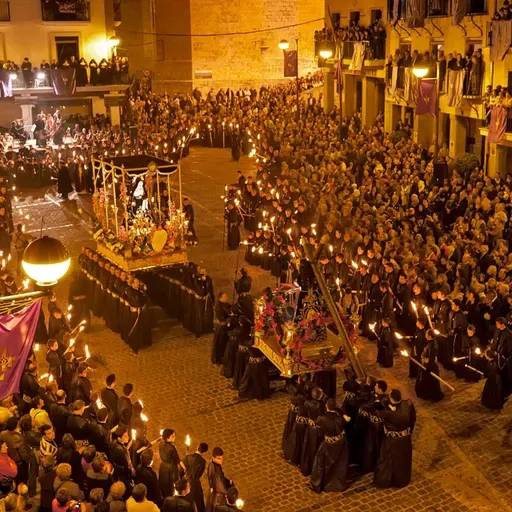A Contracorriente. Ana Redondo amenaza la Semana Santa de Sagunto
