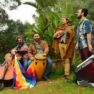 La cumbia y el porro se bailan en Palermo, Italia