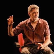 Eduardo Moscovis sobre sucesso de monólogo e retorno às novelas: 'resultado de um acúmulo de experiências'