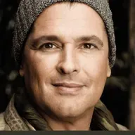 ¡Lo que no sabías de Carlos Vives! A2110-2-3-3