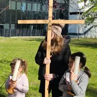 Una regalità fatta di dono e misericordia - Omelia Venerdi santo BVI