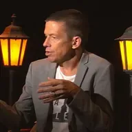 .pod lampou: Svet je stále pekný, ak sa správne pozrieme