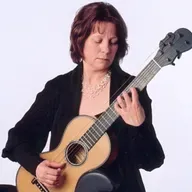 Miércoles de buena guitarra Nº 913 - Raphaëlla Smits - Música de Johann K. Mertz - 8 de octubre de 2025