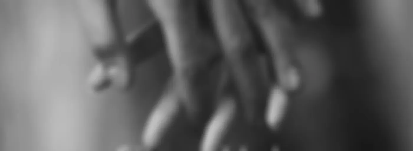 09.12 M&K Güneş Saçlı Kadın