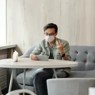 Когда защитная маска обязательна, а когда ее разрешается не носить