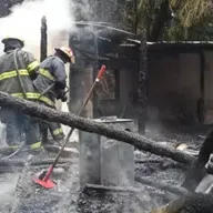 EL BOLSÓN: PERDIERON TODO EN UN INCENDIO Y ARMAN CADENA SOLIDARIA DE AYUDA