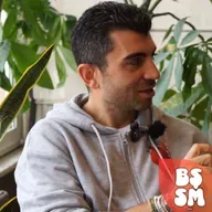 138. Bi' şey Sorabilir miyim? Podcast - Ethel Tavaşi'nin konuğu Mr. Vesile - Yunus Sezener