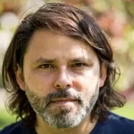 El problema de Jeannete Jara no es electoral, fundamentalmente es político....