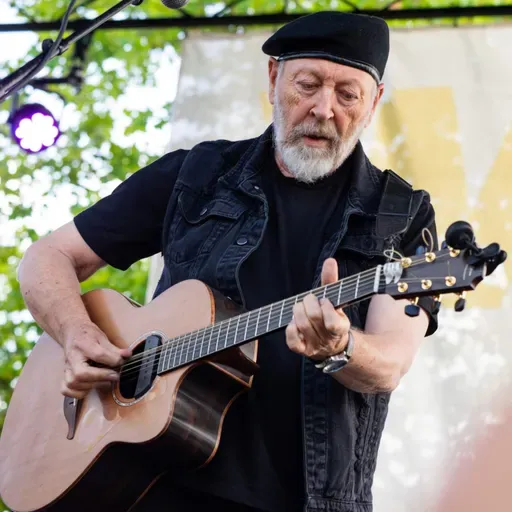 Tune in to a mini-concert with Richard Thompson