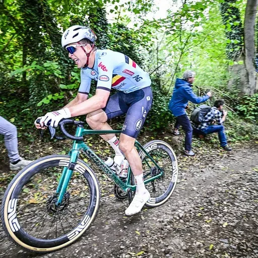 1 ÉQUIPE 1 COUREUR ! | Preview Flandriennes 2026