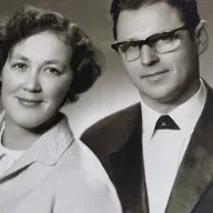 Vai zini, cik saviļņojošs ir diriģenta Andra Veismaņa talantīgo vecāku dzīvesstāsts?