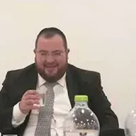 האם כל מי שמתגרש מאישתו הוא אדם אכזרי? סיפור מרתק ומצמרר מרבינו שלום ארוש!!! הרב נפתלי ניסים שליט"א