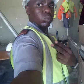 Fausto Zavale Fm