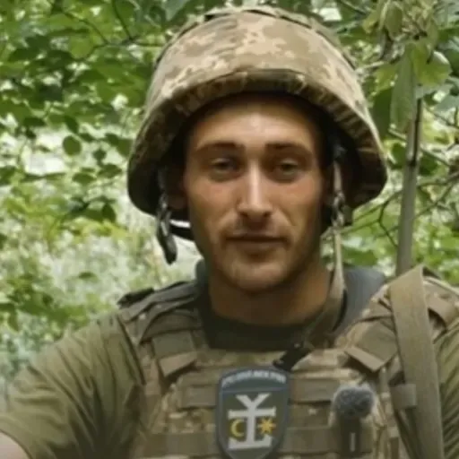 Не слухайте диванних експертів, а долучайтесь до війська, — Олександр, доброволець 18-24