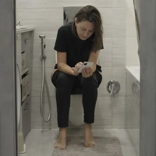 Nyt studie: Tager du telefonen med på toilettet, risikerer du at få hæmorider