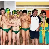 Waterpolo con Manel Silvestre en su adios tras 18 años al frente de Waterpolo Navarra