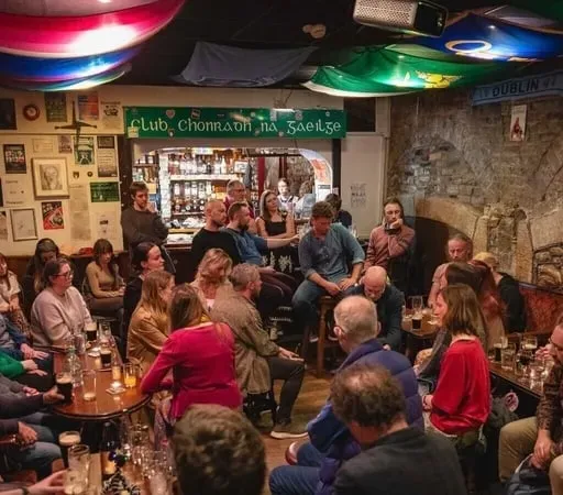 Amhranánaithe an chlub