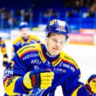 Saruna par lielo hokeju ar pagaidām mazpazīstamo talantu Albertu Šmitu