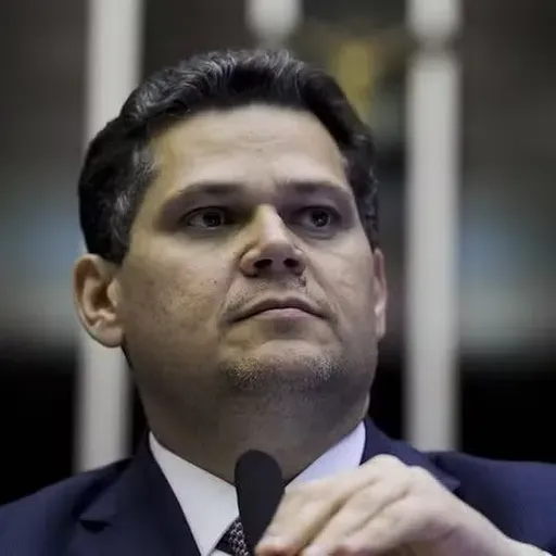 Alcolumbre elogia Lula em meio à crise da indicação de Messias ao Supremo