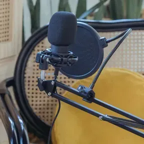 Bold IniT FM