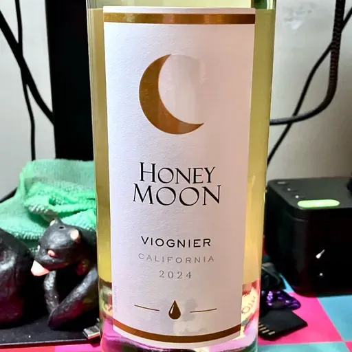 Honey Moon Viognier 2024