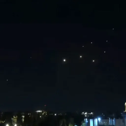 Israel intercepta mísseis do Irã em primeira vez que países se atacam de forma recíproca; ao menos um morre