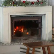 Kamīnu un krāsnis ziemā gribas kurt biežāk: atgādinām par piesardzību