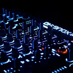 RADIOCENTRALEMAGLIEWEB