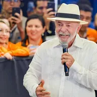 Lula diz que homens precisam 'entrar na cozinha' e dividir afazeres, após fala sobre mulheres e trabalho doméstico