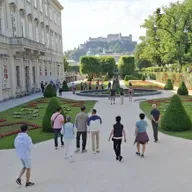 10.000 lugares para viajar con Ángela Gonzalo - Salzburgo sobre dos ruedas tras las notas de "Sonrisas y lágrimas" - 21/06/25