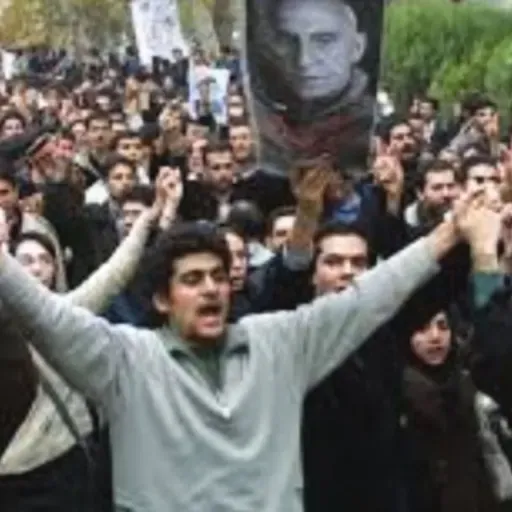 آینهٔ تاریخ روبه‌روی ایران امروز