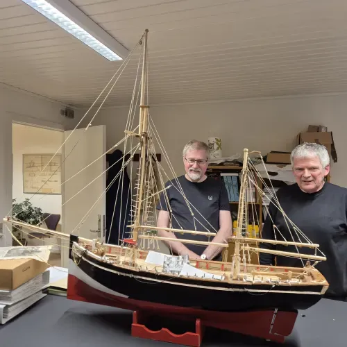 Við Tórði á túri á Tvøroyrar Skjalasavni