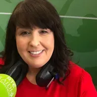Maighréad Uí Annluain ó Sheomra na Nuachta.