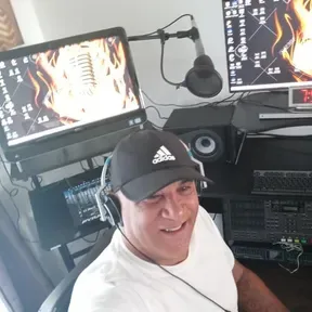Radio...Mas Uncion Y Fuego