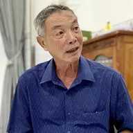 Người đàn ông nhận quyết định đình chỉ bị can sau 25 năm kêu oan