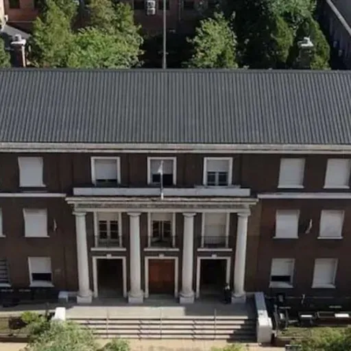 El falso abogado que estafó a una compañera deberá devolver el dinero y hacer tareas comunitarias