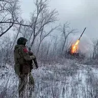 Ukraine and Russia start peace talks as attacks continue