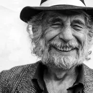 Борода и усы: помой, причеши, уложи