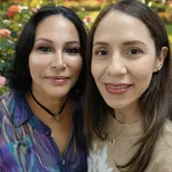 Mujeres felices y bendecidas