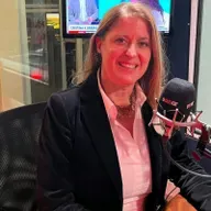 Carmen Gloria Larenas, directora del Teatro Municipal de Santiago: "Los espacios culturales son de los pocos espacios que quedan para el encuentro de las personas". 