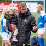 Uppbótartíminn - Nú stöndum við upp og klöppum