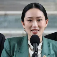 Thai constitutional court suspends PM from duty after phone scandal